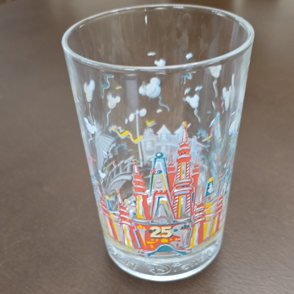 DISNEY Colorful 25th Celebration Glass Donald‎